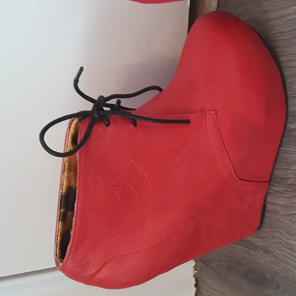 Sugar Skull Heel Booties - Picture 4 of 11